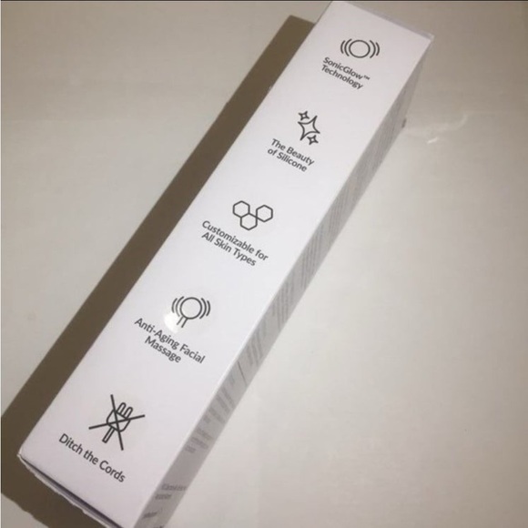 PMD Clean Smart Facial Cleansing Device Blush NIB - Picture 6 of 9